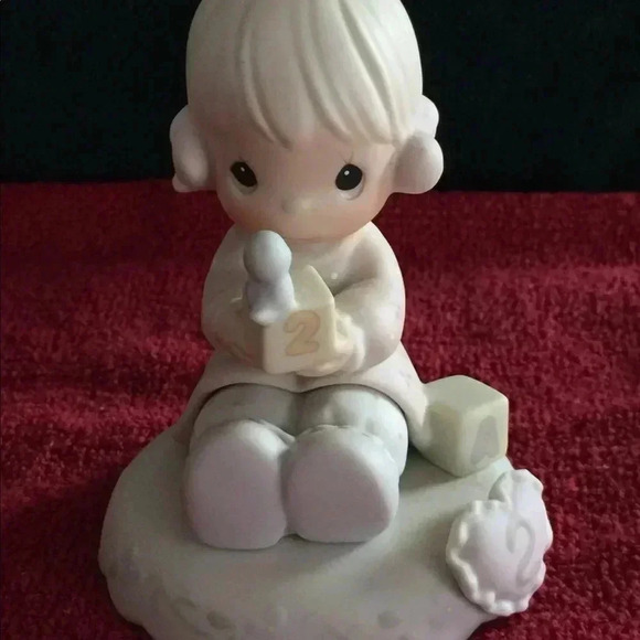 Precious Moments Growing in Grace Age 2 - Picture 2 of 6